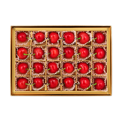 【母の日】真赤なさくらんぼとカーネーション詰め合わせ　※送料込【受注締め切り日：2026/4/29】