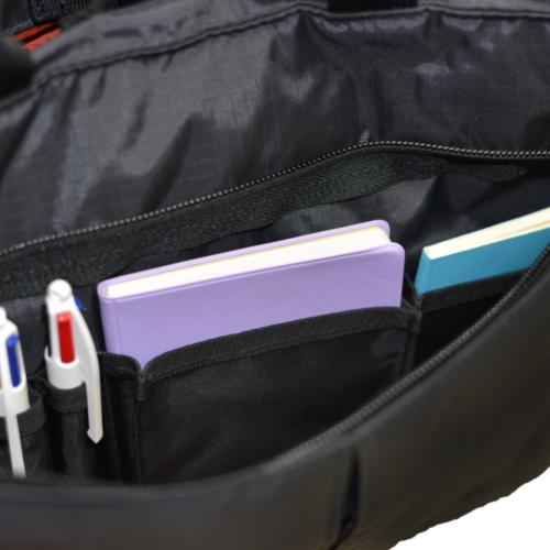 ＜MANHATTAN　PASSAGE＞スタイリッシュＡ４ショルダーバッグ“コミューター”　＃２５０６