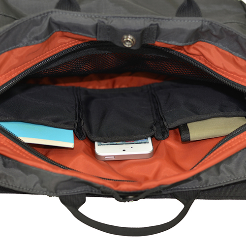 ＜MANHATTAN　PASSAGE＞スタイリッシュＡ４ショルダーバッグ“コミューター”　＃２５０６