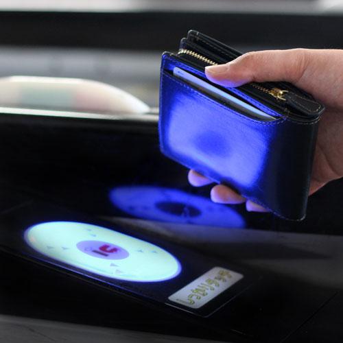 ＜ミラグロ＞23ポケット二つ折り財布