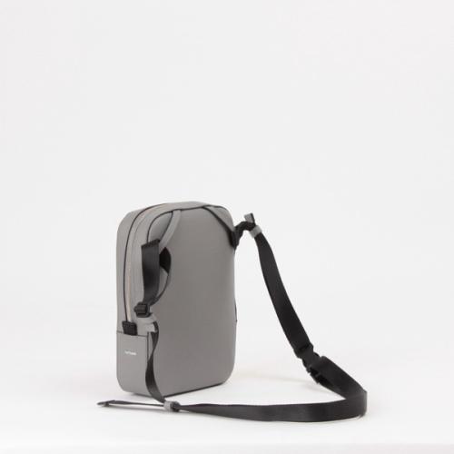 【アウトレット特別価格】＜Airfreak＞エアフリーク 縦ショルダーバック AF05