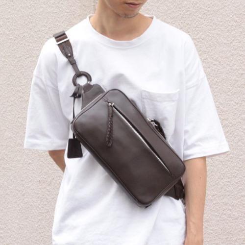 ＜PID＞ecrireシリーズ 撥水レザー ボディバック PAZ104