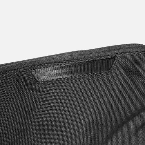 ＜Aer＞Tech Folio 13  ガジェットケース