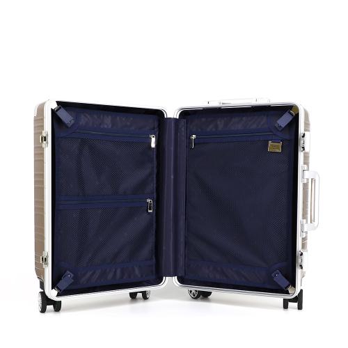 ＜TAKEO KIKUCHI＞ ワンプッシュロック機能 フレームハードキャリー ポリカーボネイト100％ アルミ製コーナーパット アルミフレーム 36L