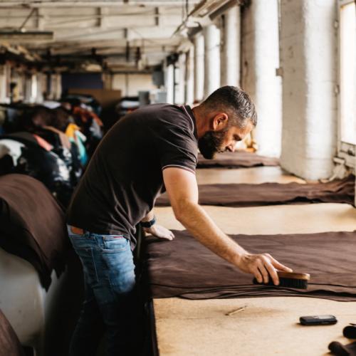 ＜ミラグロ＞英国Charles F Stead社製レザー・二つ折り財布