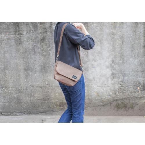 ＜ACTUS＞カジュアル フラップショルダー Sサイズ