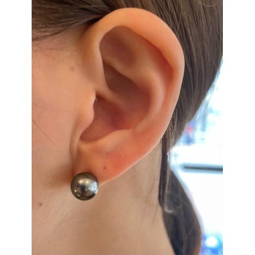 ＜ミワ＞クロチョウパールピアス