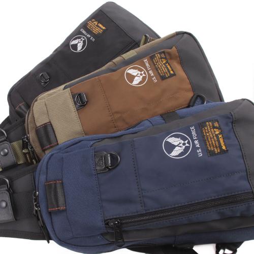 ＜AVIREX＞REGLESS ボディバック AX2200