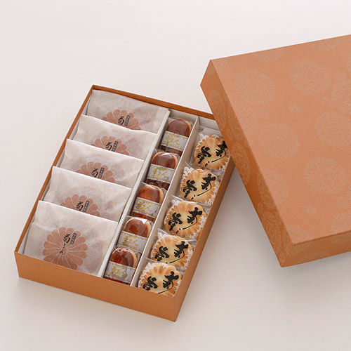 【奈良県】＜御菓子司 本家菊屋＞奈良銘菓詰合（三笠焼・菊之寿・栗饅頭 各５）