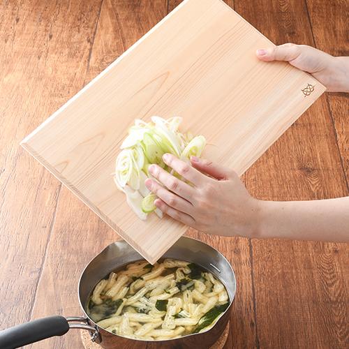 【日用雑貨】らくらく！薄くて軽い国産ひのきまな板　大