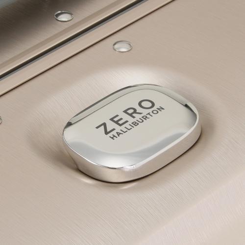 ＜ZERO HALLIBURTON＞PURSUIT ALUMINUM 94228 ハードトロリー【圧縮袋ペタコ付き】