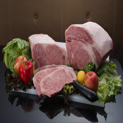 ＜もとぶ牧場＞もとぶ牛霜降りサーロインステーキ