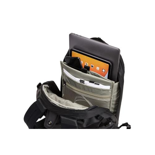 ＜THULE＞タクト バックパック 16L ブラック