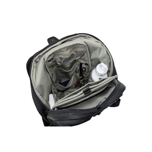 ＜THULE＞タクト バックパック 16L ブラック