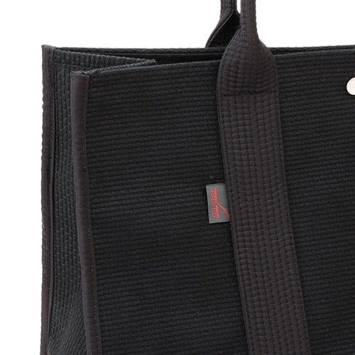 ＜sasicco＞スクエアトートL 黒