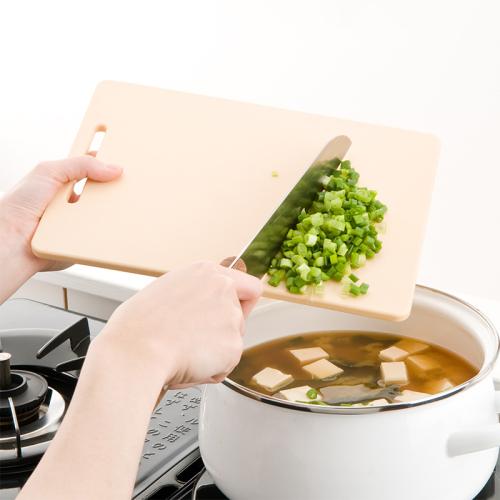 【日用雑貨】抗菌エラストマーまな板コンパクト