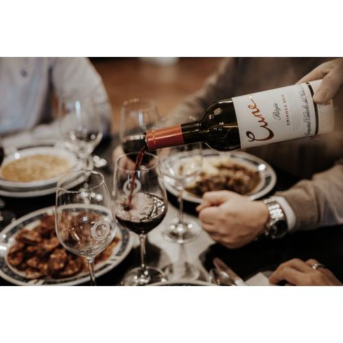 【送料当社負担】★数量限定★ワイングラス付き＜クネ＞北スペイン入門におススメ！銘醸地赤白6本セット