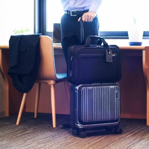 ＜BERMAS＞INTER CITY フロントオープン スクエア 4輪 33L No.60523