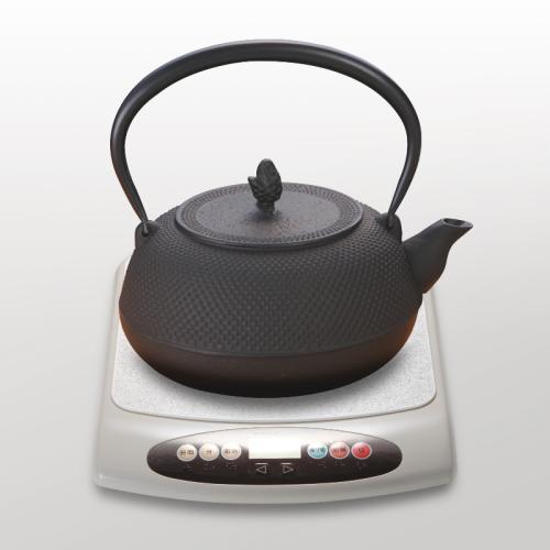 【日用雑貨】南部鉄瓶　１８型平丸アラレ　ＩＨ対応