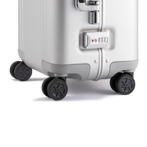 ＜ZERO HALLIBURTON＞Classic Aluminium 3.0　Carry-On Travel Case 33L 94402
