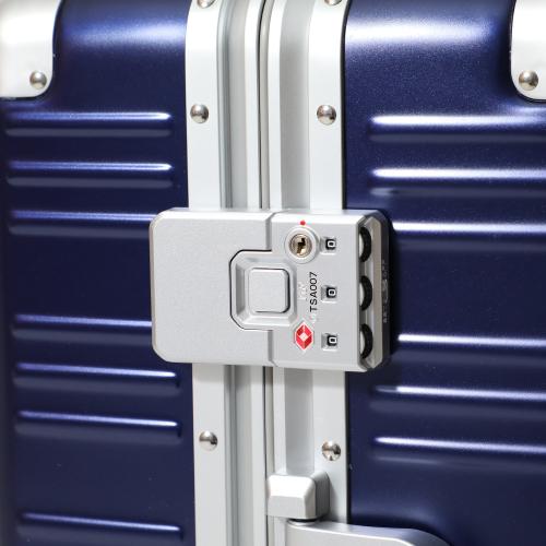 ＜TAKEO KIKUCHI＞ ワンプッシュロック機能 フレームハードキャリー ポリカーボネイト100％ アルミ製コーナーパット アルミフレーム 36L／ﾈｲﾋﾞｰ