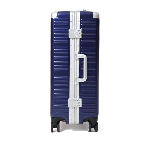 ＜TAKEO KIKUCHI＞ ワンプッシュロック機能 フレームハードキャリー ポリカーボネイト100％ アルミ製コーナーパット アルミフレーム 65L／ﾈｲﾋﾞｰ