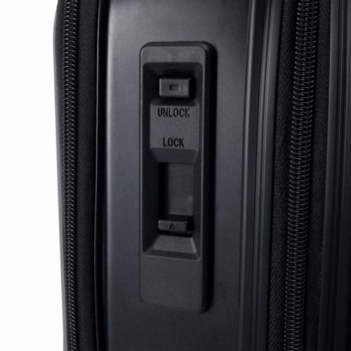 ＜TAKEO KIKUCHI＞ 前輪ストッパー フロントオープン機能 ジッパーハードキャリー ポリカーボネイト100％ 32L／ﾌﾞﾗｯｸ