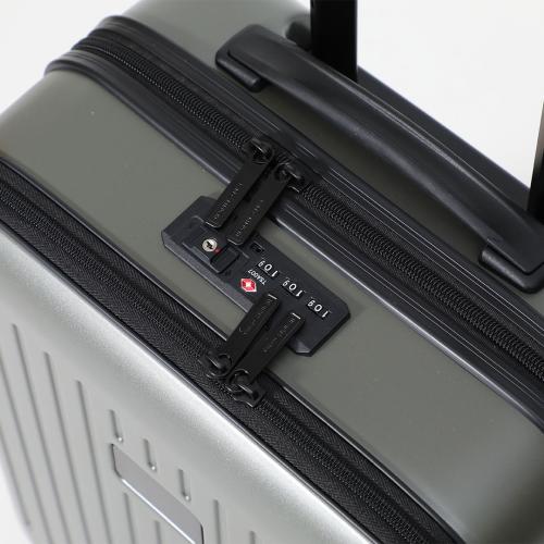 ＜TAKEO KIKUCHI＞ 前輪ストッパー フロントオープン機能 ジッパーハードキャリー ポリカーボネイト100％ 32L