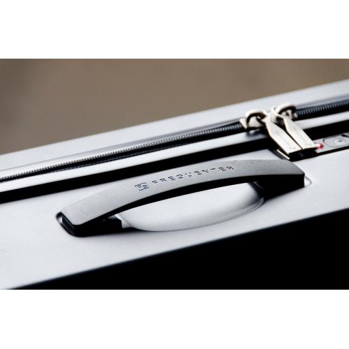 ＜フリクエンター＞リエーヴェ 4輪キャリーL