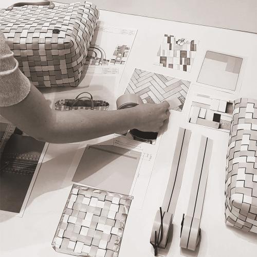 ＜Handed By＞ハンデッドバイ ハンドバッグ シャーロット