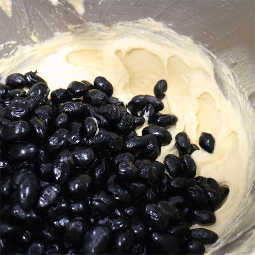 ＜神戸屋＞大粒丹波黒豆のパウンドケーキ