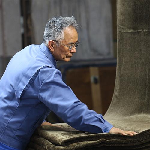 ＜カルドニード ノッテ3＞掛け毛布（セミダブル）