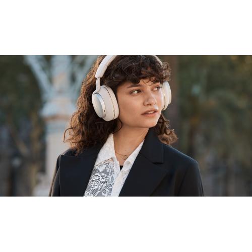 ＜Bowers & Wilkins＞オーバーイヤー・ノイズキャンセリング・ヘッドフォン　Px7S2e