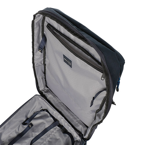 ＜ANA FINDS＞Traveler リュック型ソフトキャリー（機内持ち込みサイズ）