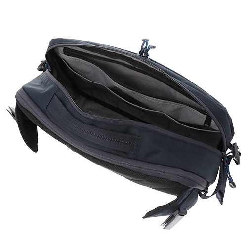 ＜ANA FINDS＞Traveler エクスパンダブルボディバッグ