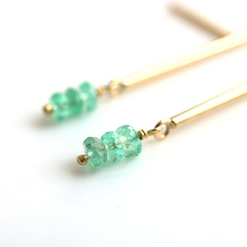 ＜HASUNA＞＊5月誕生石Flow ピアス ショート エメラルド