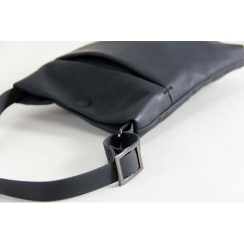 ＜マヴィ プレーン＞サコッシュショルダー