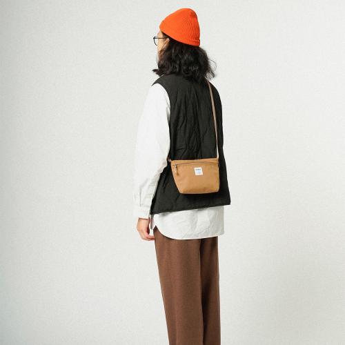 ＜hellolulu＞ハロルル カナ コンパクト ユーティリティショルダーバッグ