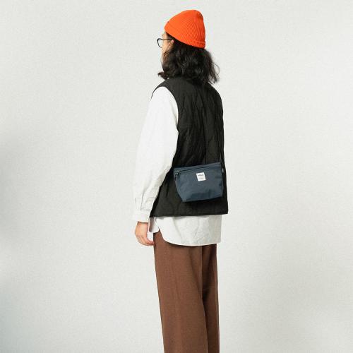 ＜hellolulu＞ハロルル カナ コンパクト ユーティリティショルダーバッグ