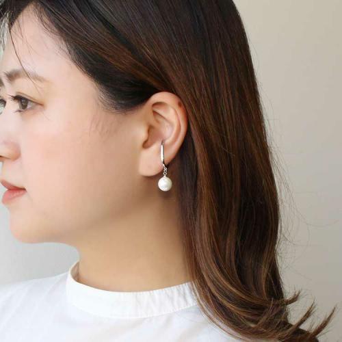 ＜アビステ＞ドロップパールイヤカフ　シルバー