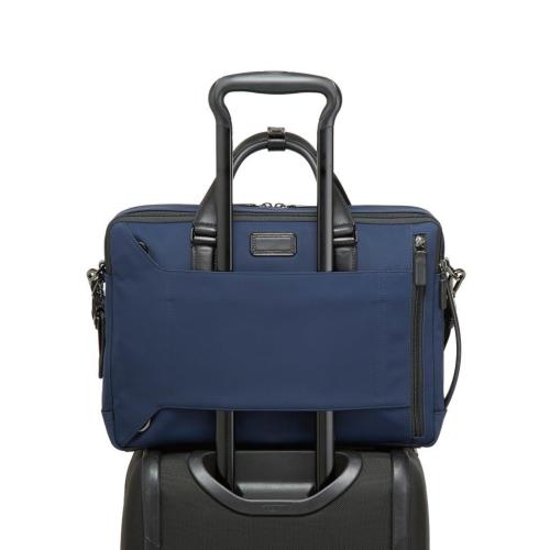 ＜TUMI＞「デイ」スリム・コンバーチブル・ブリーフ