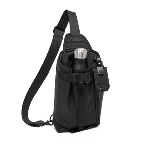 ＜TUMI＞「プラトーン」スリング