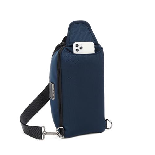 ＜TUMI＞「プラトーン」スリング