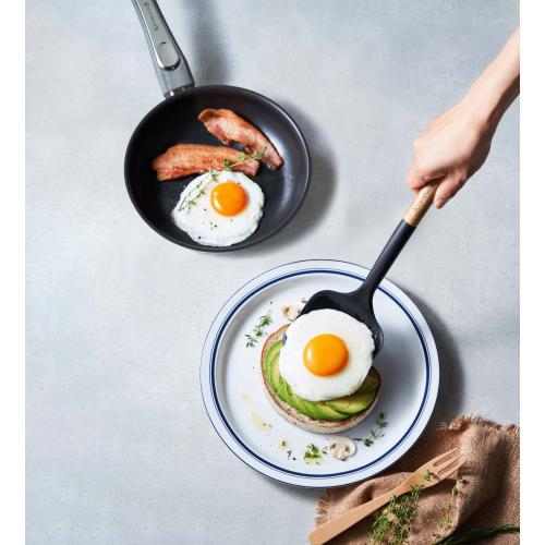 ＜KEVNHAUN＞木柄シリコンターナー