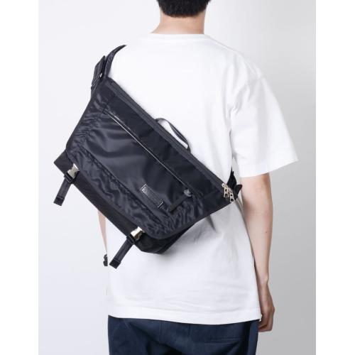 ＜master-piece＞Lightning 02121-v2 BK MESSENGER BAG