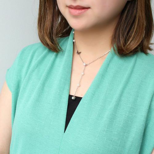 ＜アビステ＞バタフライモチーフ×パールY字ショートネックレス