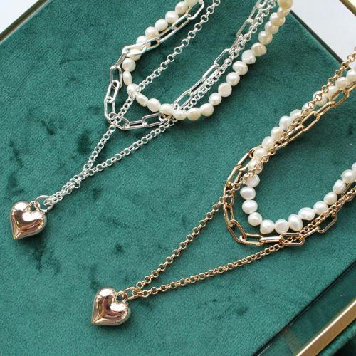 ＜アビステ＞淡水パール×チェーン×ハートペンダント3連ショートネックレス