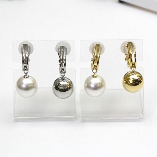 ＜アビステ＞アシンメトリーパールボールロングイヤリング