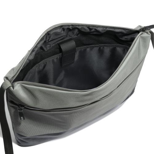 ＜UNTRACK＞OUTDOOR/CE　ショルダーバッグＭ　60053
