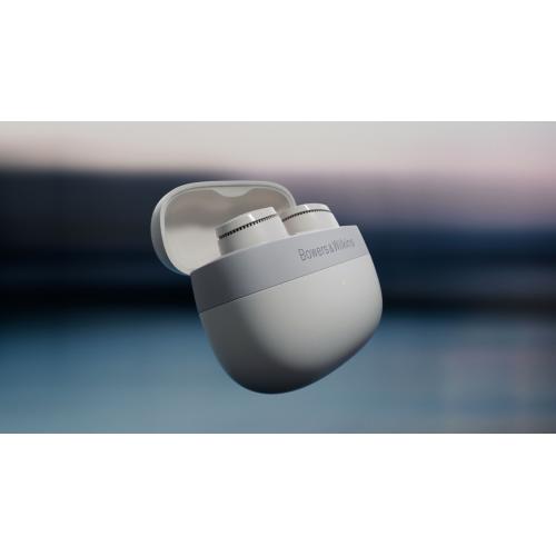 ＜Bowers & Wilkins＞インイヤー・ノイズキャンセリング完全ワイヤレスイヤフォン　Pi6